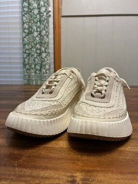 Dolce Vita Dolan Woven Off White Casual Women’s Sneakers